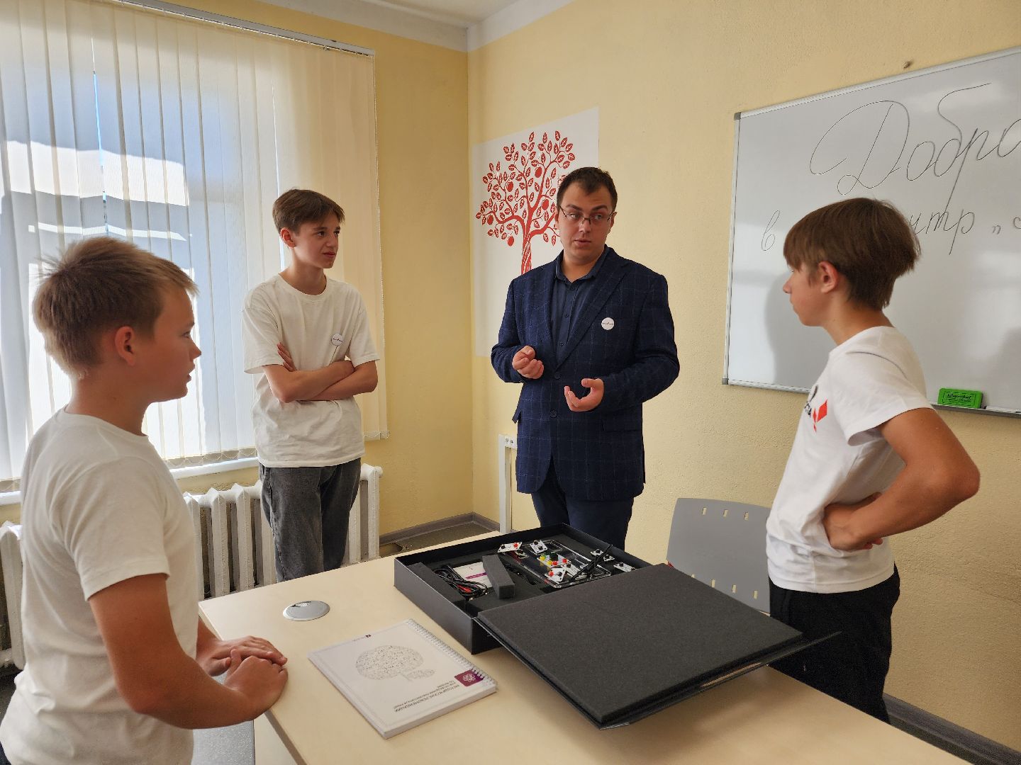 Чехов, школа 9, село Стремилово, учебный центр Точка роста, новый учитель физики, Иван Андреев, целевое направление,