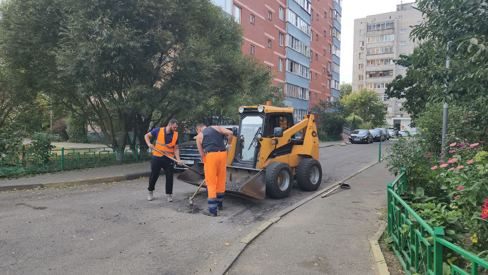 пушкино, ямочный ремонт, асфальтирование, бригада рабочих,