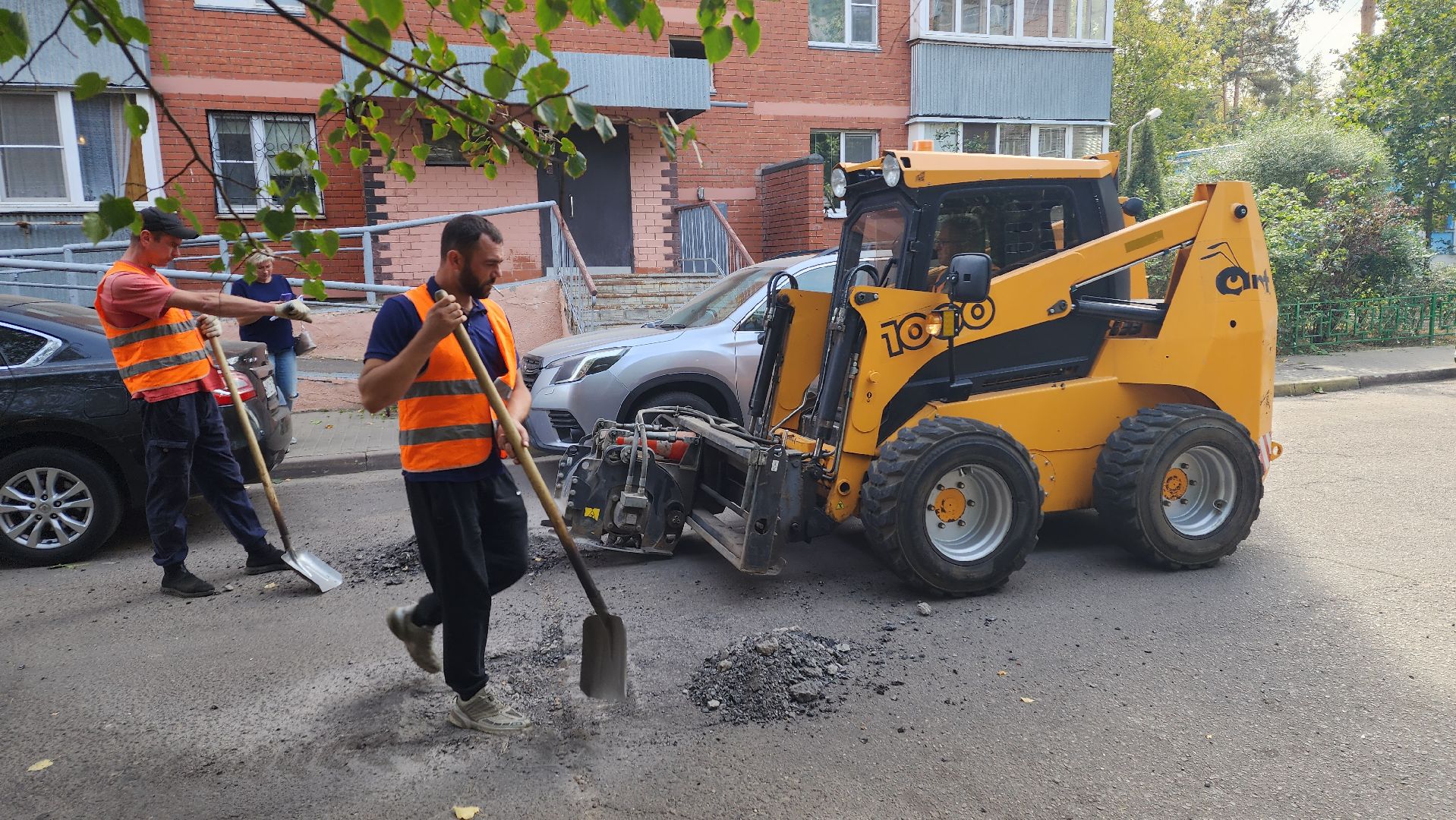 пушкино, ямочный ремонт, асфальтирование, бригада рабочих,