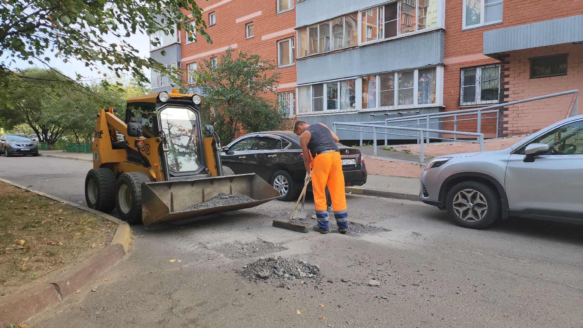 пушкино, ямочный ремонт, асфальтирование, бригада рабочих,