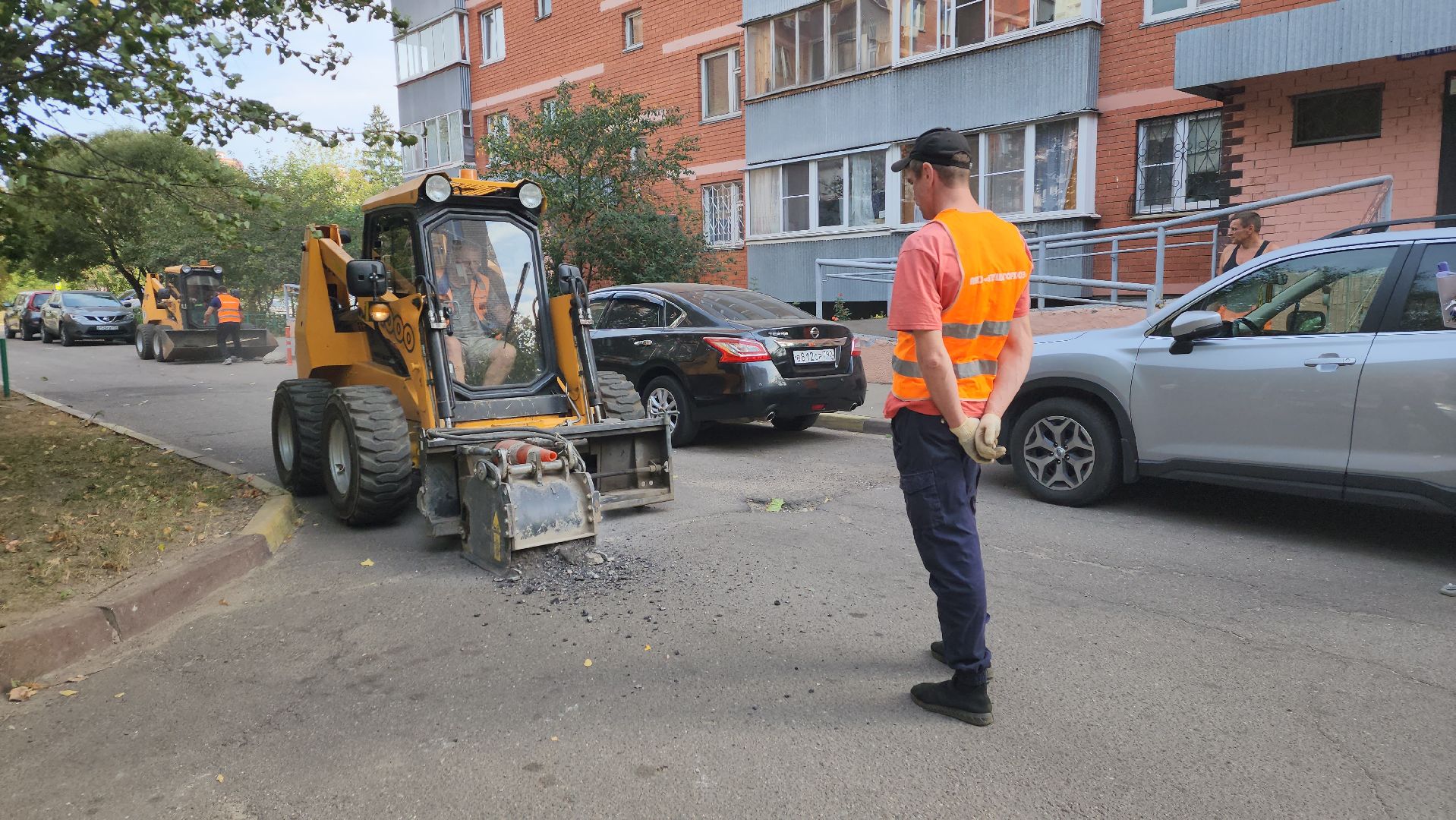 пушкино, ямочный ремонт, асфальтирование, бригада рабочих,