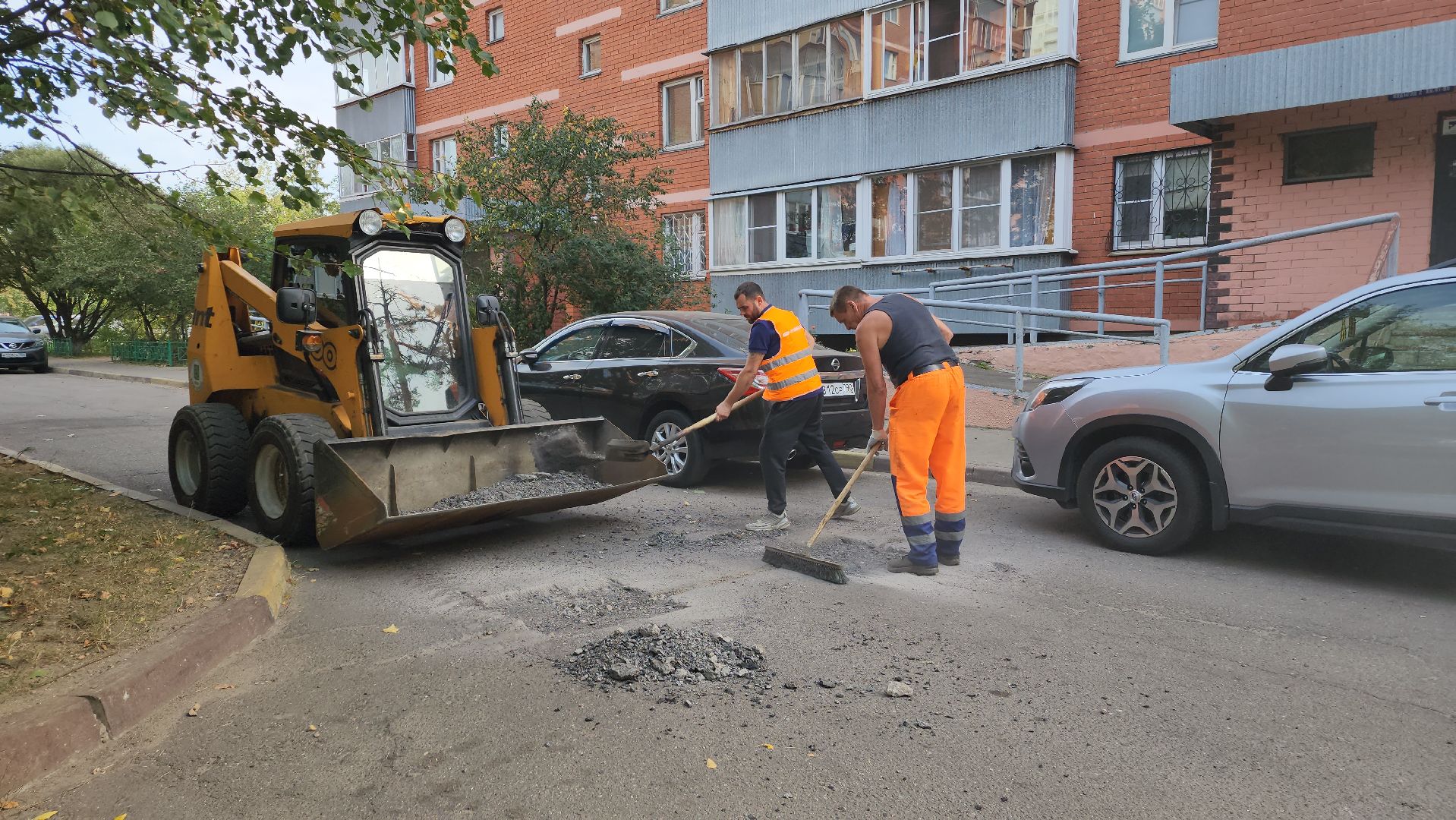 пушкино, ямочный ремонт, асфальтирование, бригада рабочих,