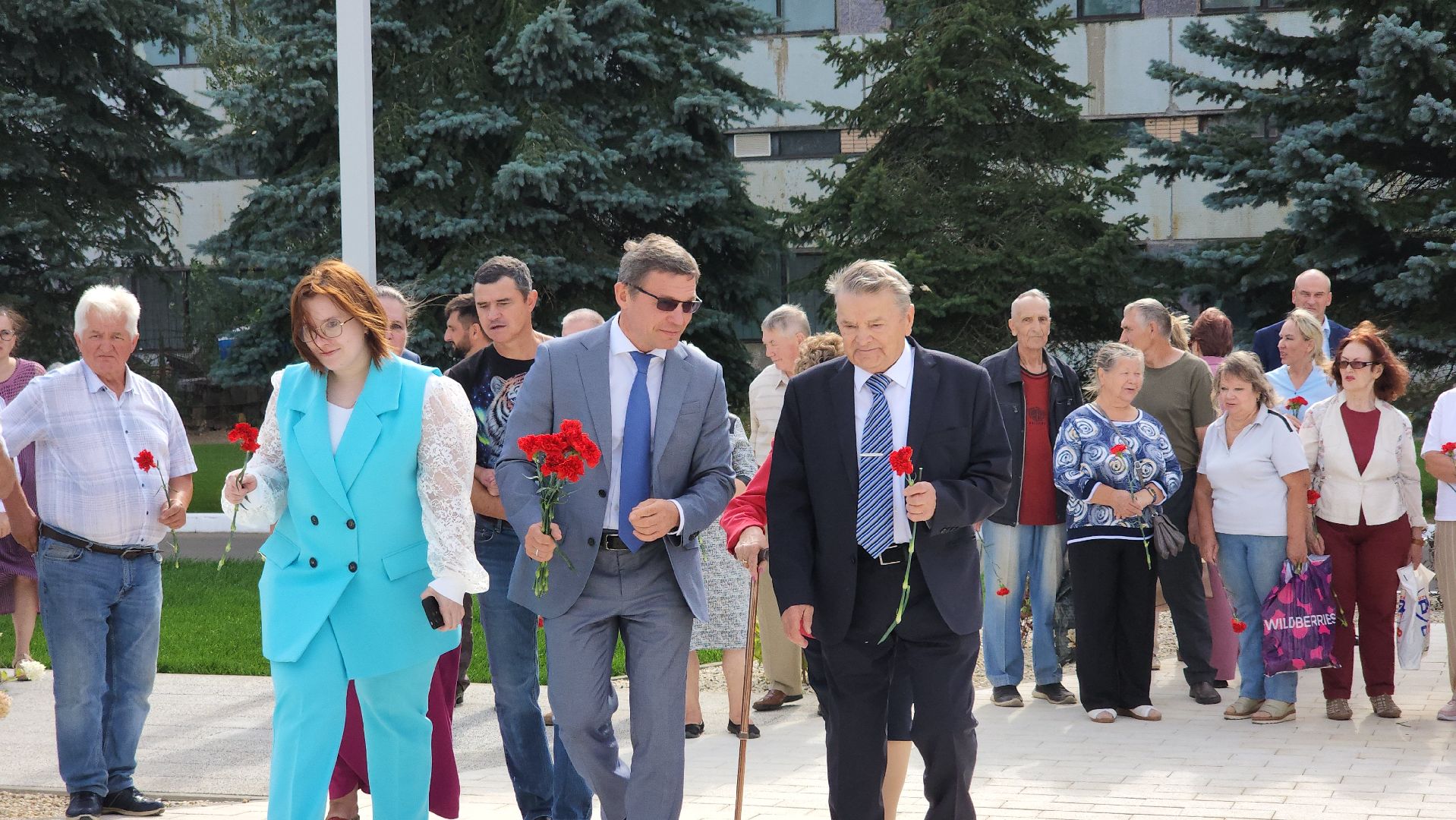 памятник, советский биолог, Щелковский биокомбинат, Лосино-Петровский,