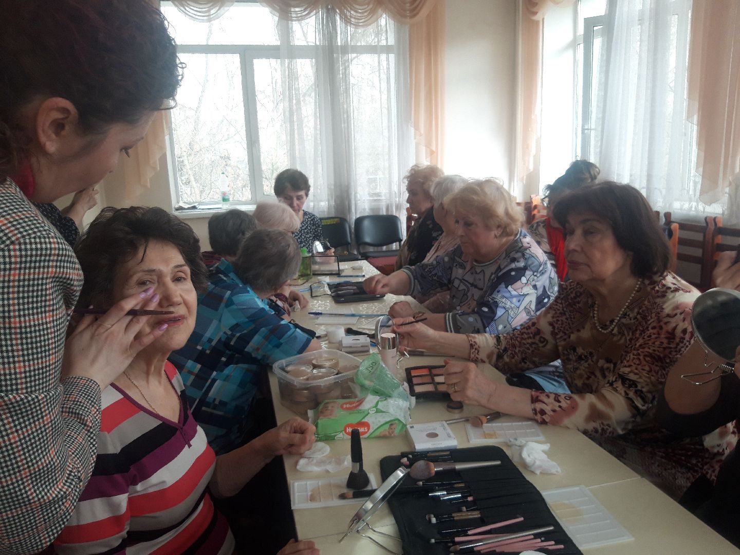 помощь людям, доброе дело, искусство,