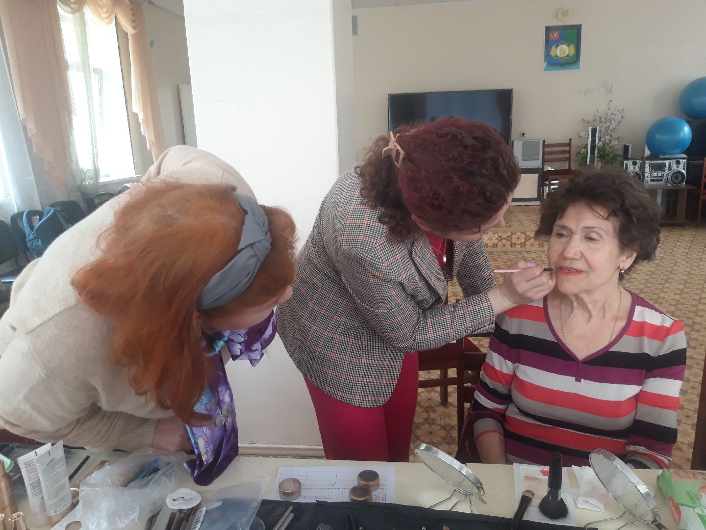 помощь людям, доброе дело, искусство,