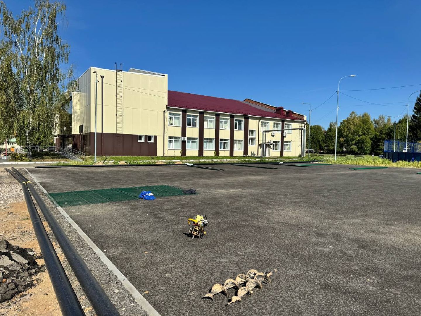 ограждение, городской округ восход, бригада рабочих, футбольное поле,