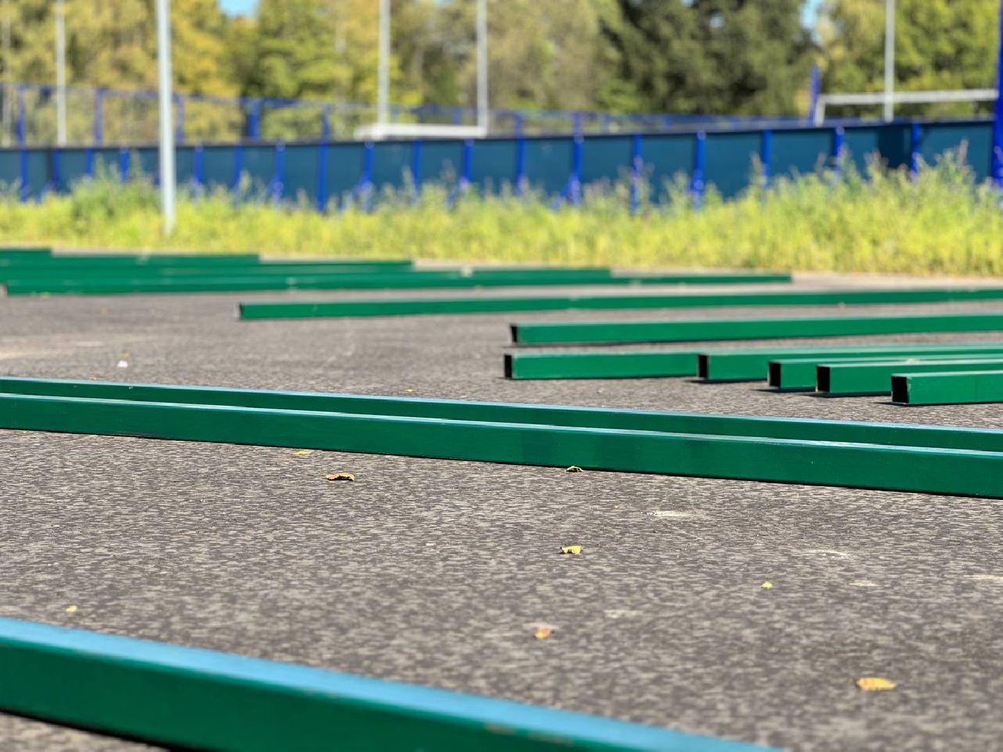 ограждение, городской округ восход, бригада рабочих, футбольное поле,