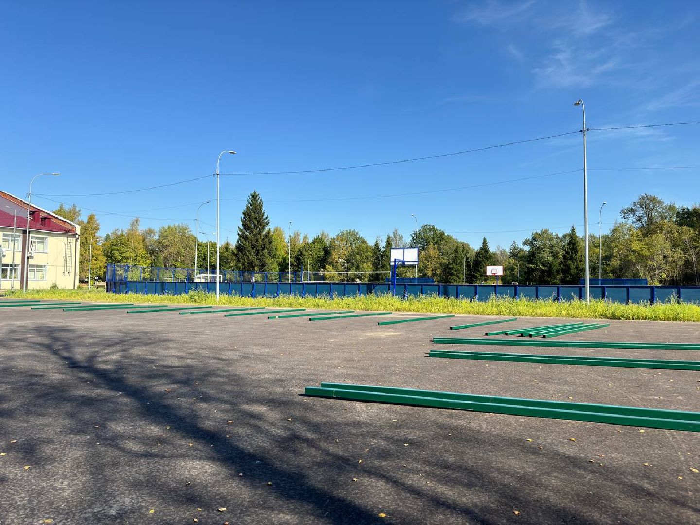 ограждение, городской округ восход, бригада рабочих, футбольное поле,