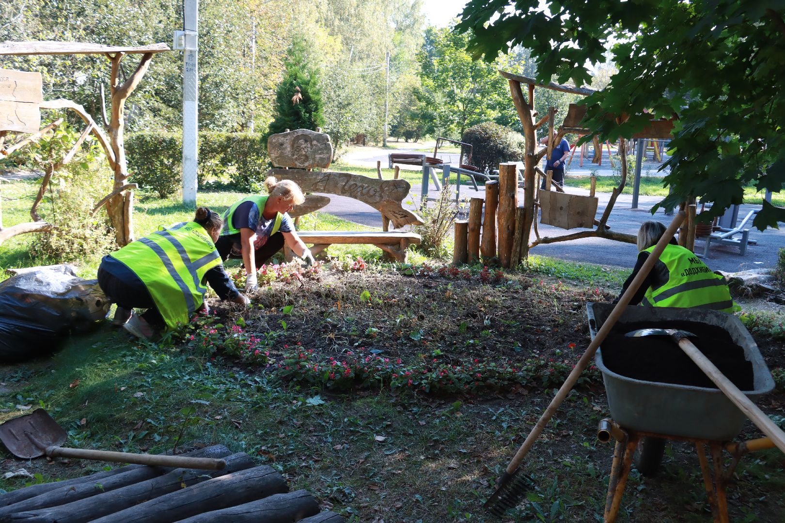 озеленение, цветочные клумбы, скверы,