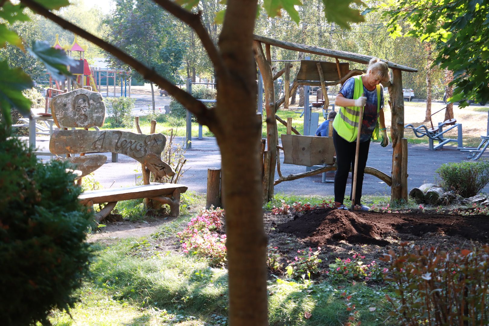 озеленение, цветочные клумбы, скверы,