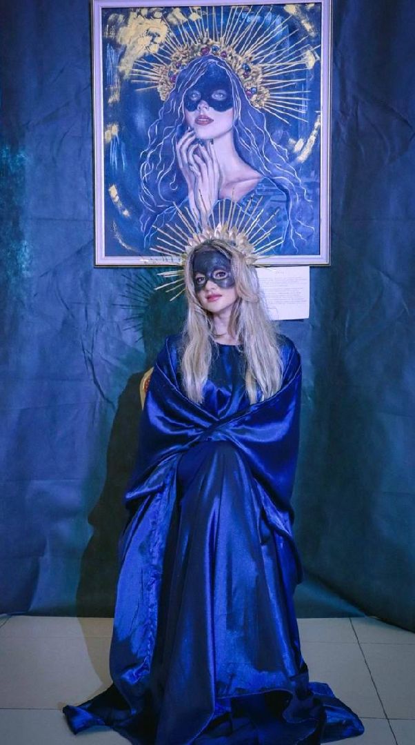 выставка картин, цдк, художница, творчество, сюрреализм, магия, свет, открытие,