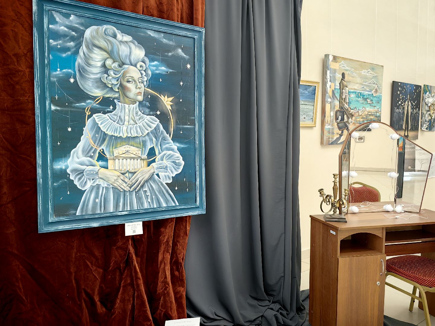 выставка картин, цдк, художница, творчество, сюрреализм, магия, свет, открытие,