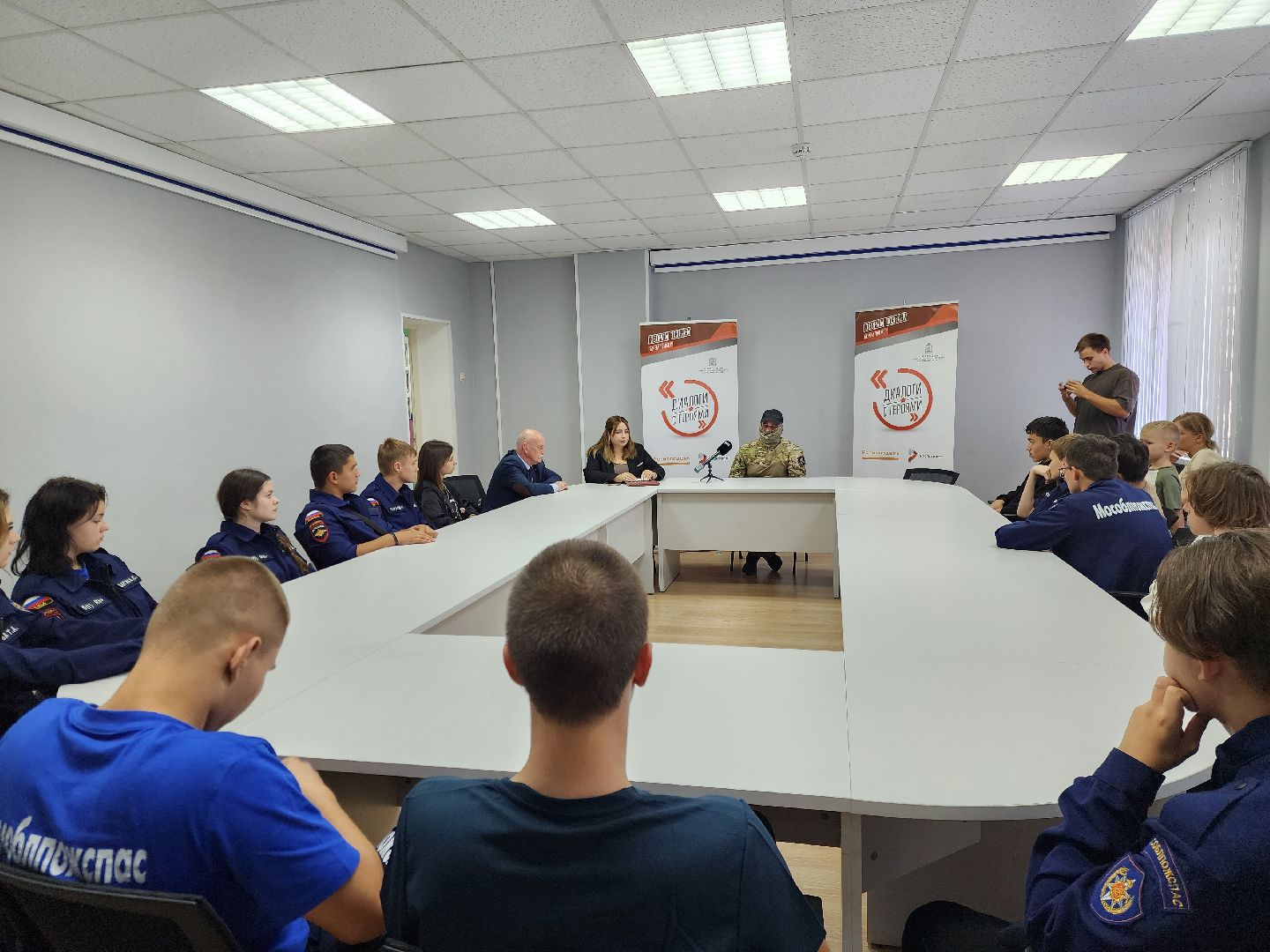 общество, жители, ногинск, школьники, молодежный центр, боец сво, диалоги с героями,