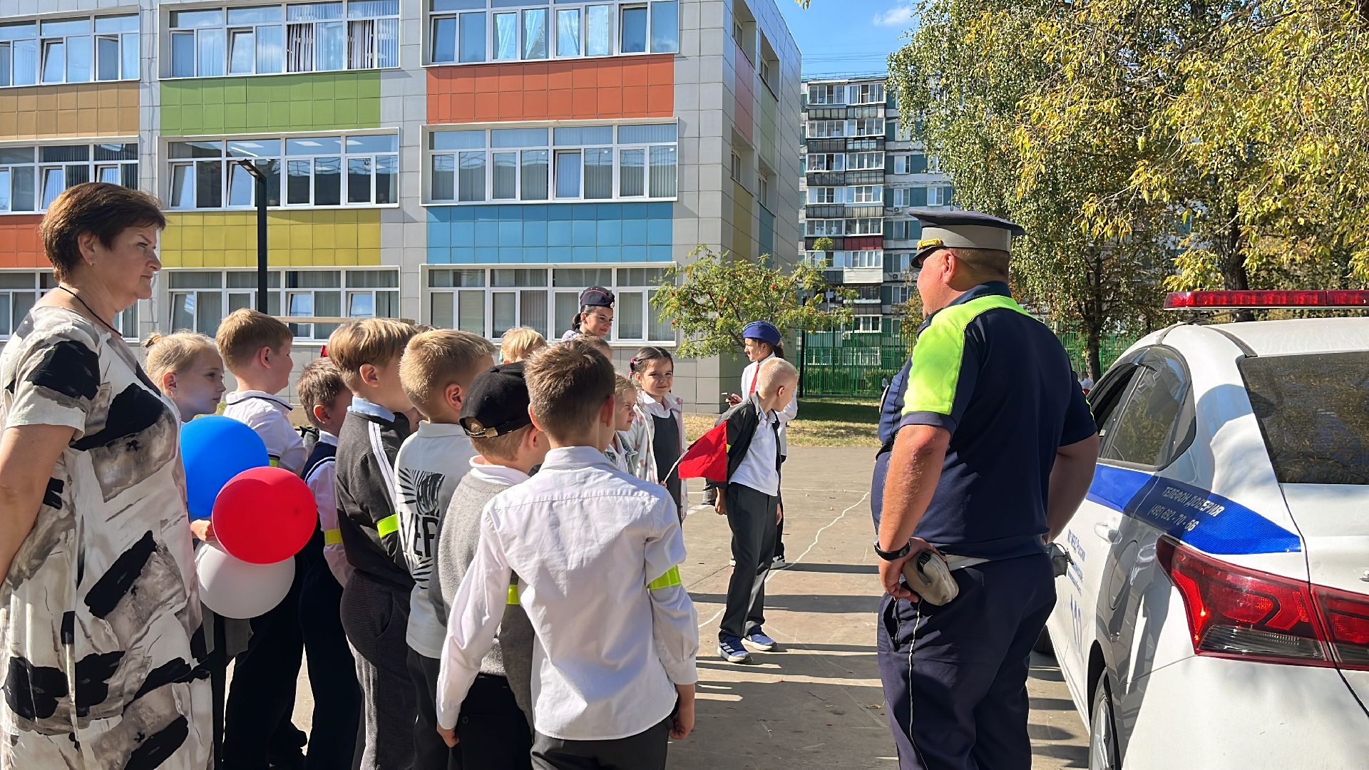 гибдд, госавтоинспекторы, госавтоинспекция, дети, школа, школьники, день безопасности, День безопасности дорожного движения,