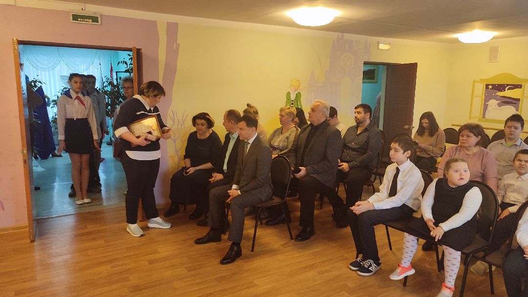 Кашира, общество