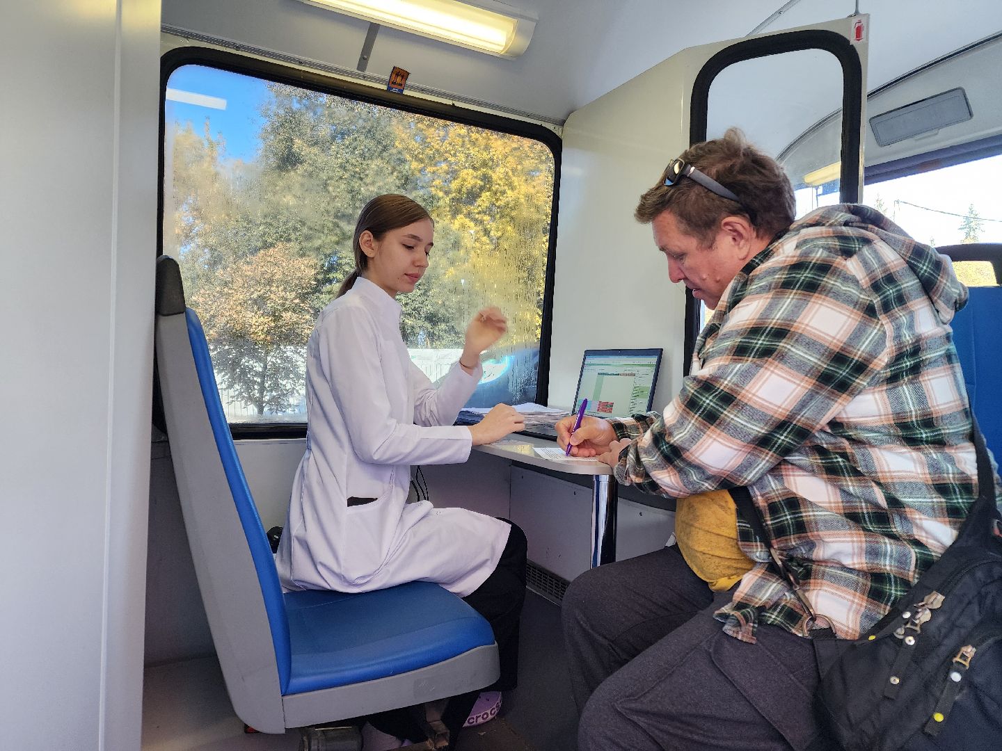 Чехов, МФЦ, передвижной ФАП, мобильный ФАП, фельдшерско-акушерский пункт, вакцинация от гриппа, прививки от гриппа, вакцинация от пневмонии, вакцина от гриппа, Чеховская больница,