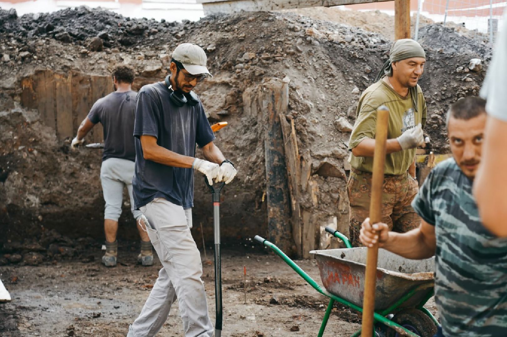 Археологи, Раскопки, Сергиев Посад, Троице-Сергиева лавра, История, Эксклюзив,