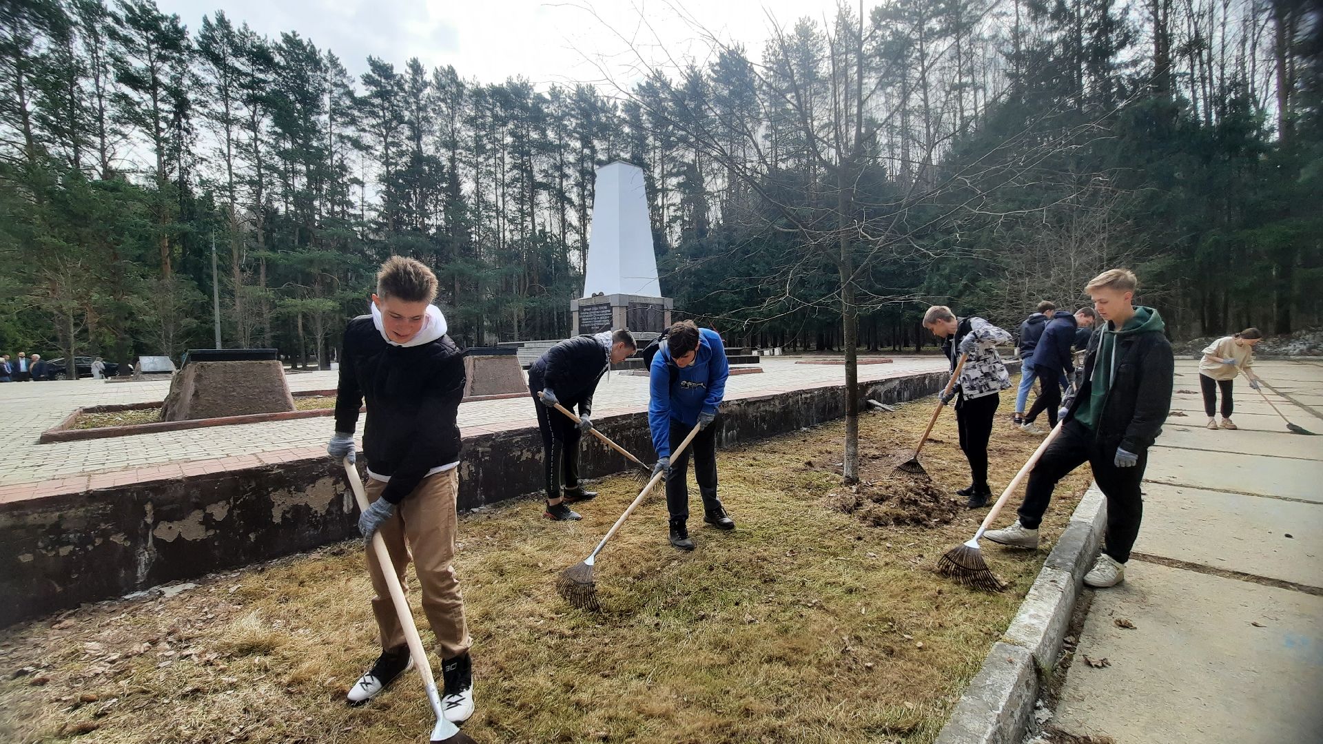 День победы, субботник, Наро-Фоминск, воинские захоронения