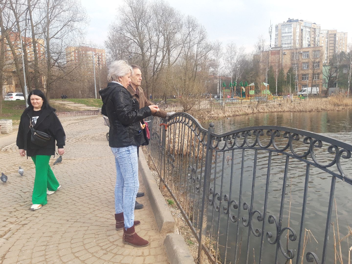 озеро, дети, пенсионеры,