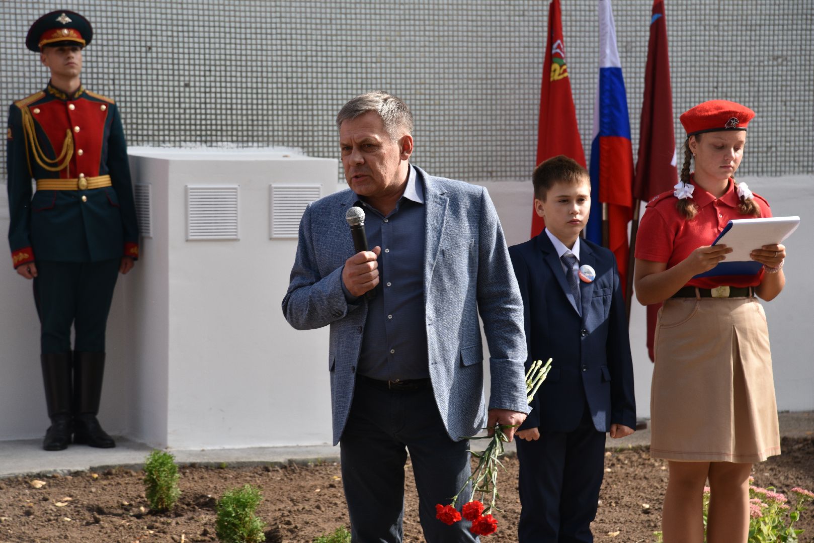 лотошино, микулино, микулинская гимназия, сво, памятная доска,