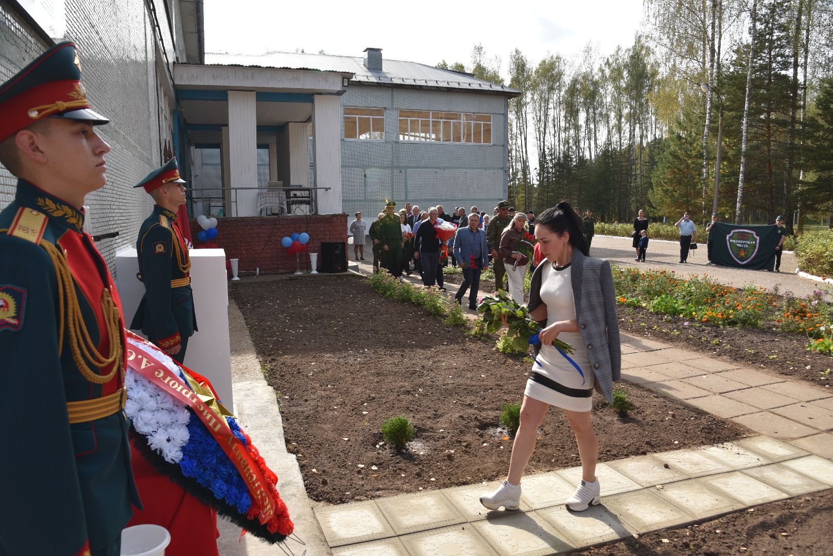 лотошино, микулино, микулинская гимназия, сво, памятная доска,