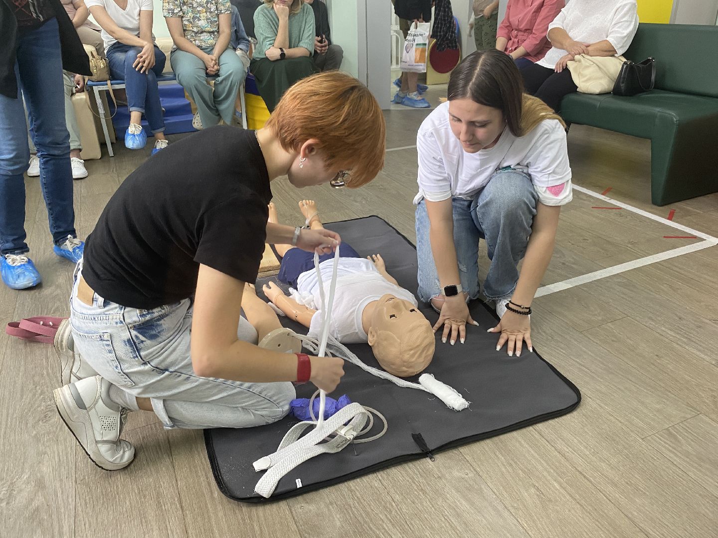 первая медицинская помощь, НИКИ детства, доврачебная помощь, помощь при травме, обучение волонтеров-медиков,
