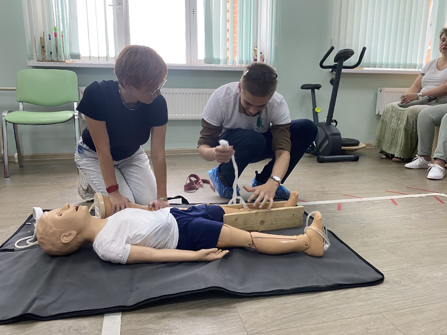 первая медицинская помощь, НИКИ детства, доврачебная помощь, помощь при травме, обучение волонтеров-медиков,