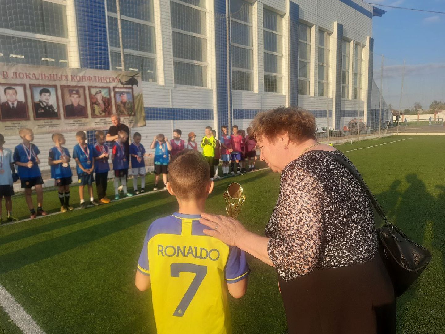 Серебряные Пруды, футбол, надежда Подмосковья Кавалер ордена Мужества, Сергей Мясин, СК Молодежный,