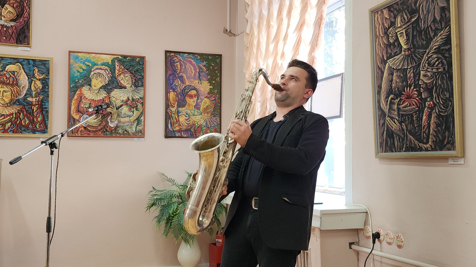 электросталь, выставка, художественная выставка, художник, библиотека, библиотека паустовского, жители города, культура, культура подмосковья,