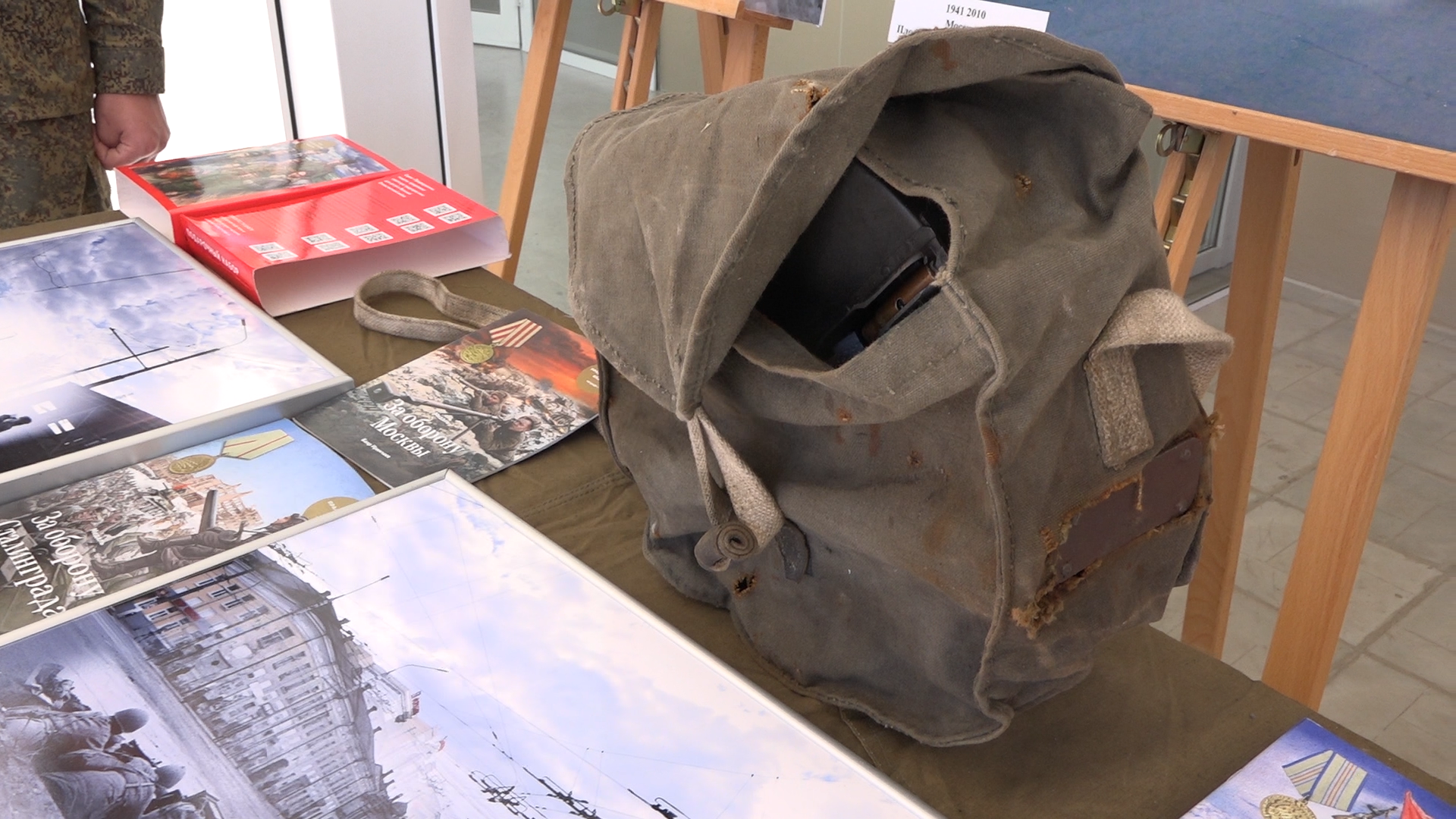 выставка посвященная ВОВ, школа Попова волонтеры, Власиха школа Попова, фотовыставка ВОВ, связь времен,