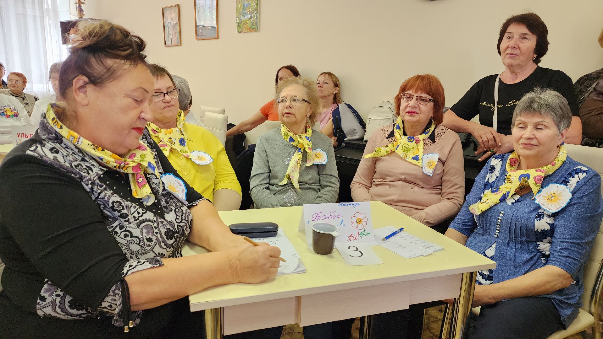 центр социального обслуживания, игра, интеллектуальная викторина, интеллектуальная игра, получатели социальных услуг, награждение,