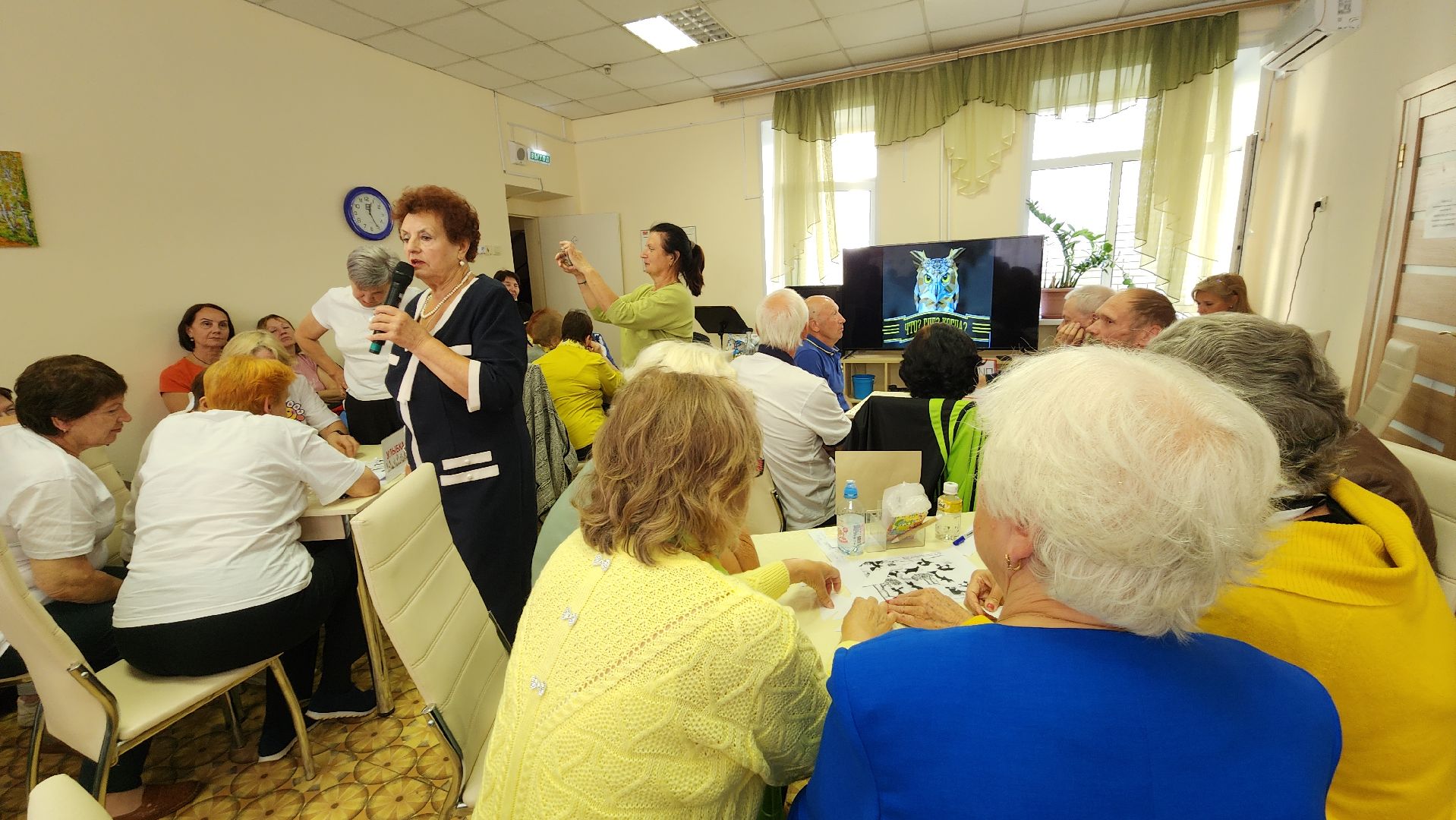 центр социального обслуживания, игра, интеллектуальная викторина, интеллектуальная игра, получатели социальных услуг, награждение,