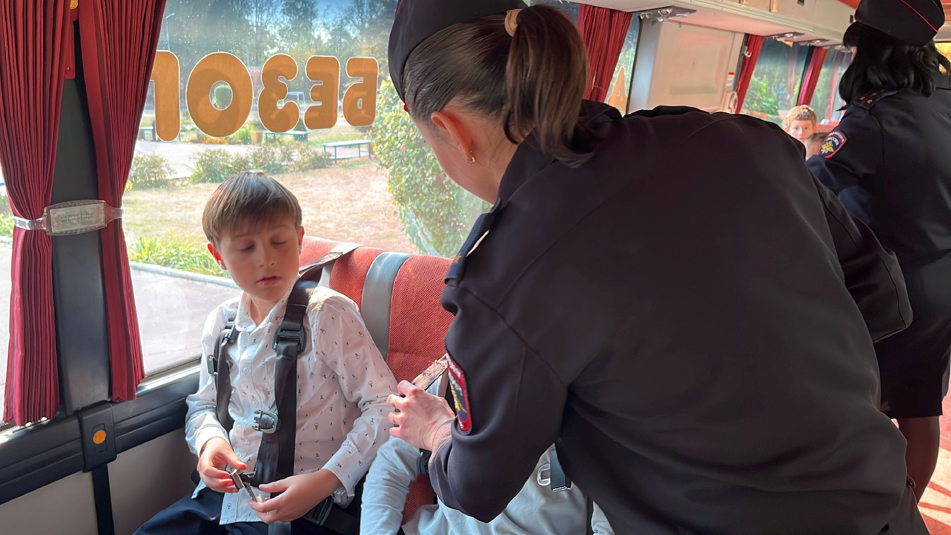 безопасное движение, безопасность, ремень безопасности, автобус,