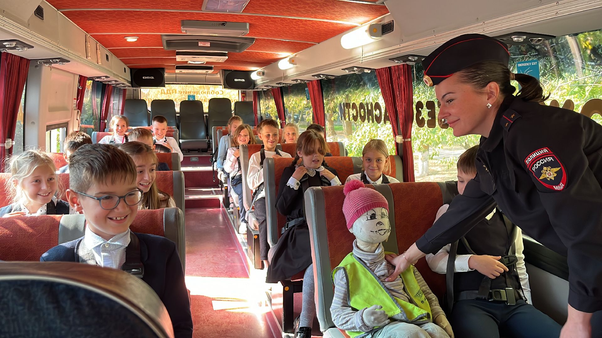 безопасное движение, безопасность, ремень безопасности, автобус,