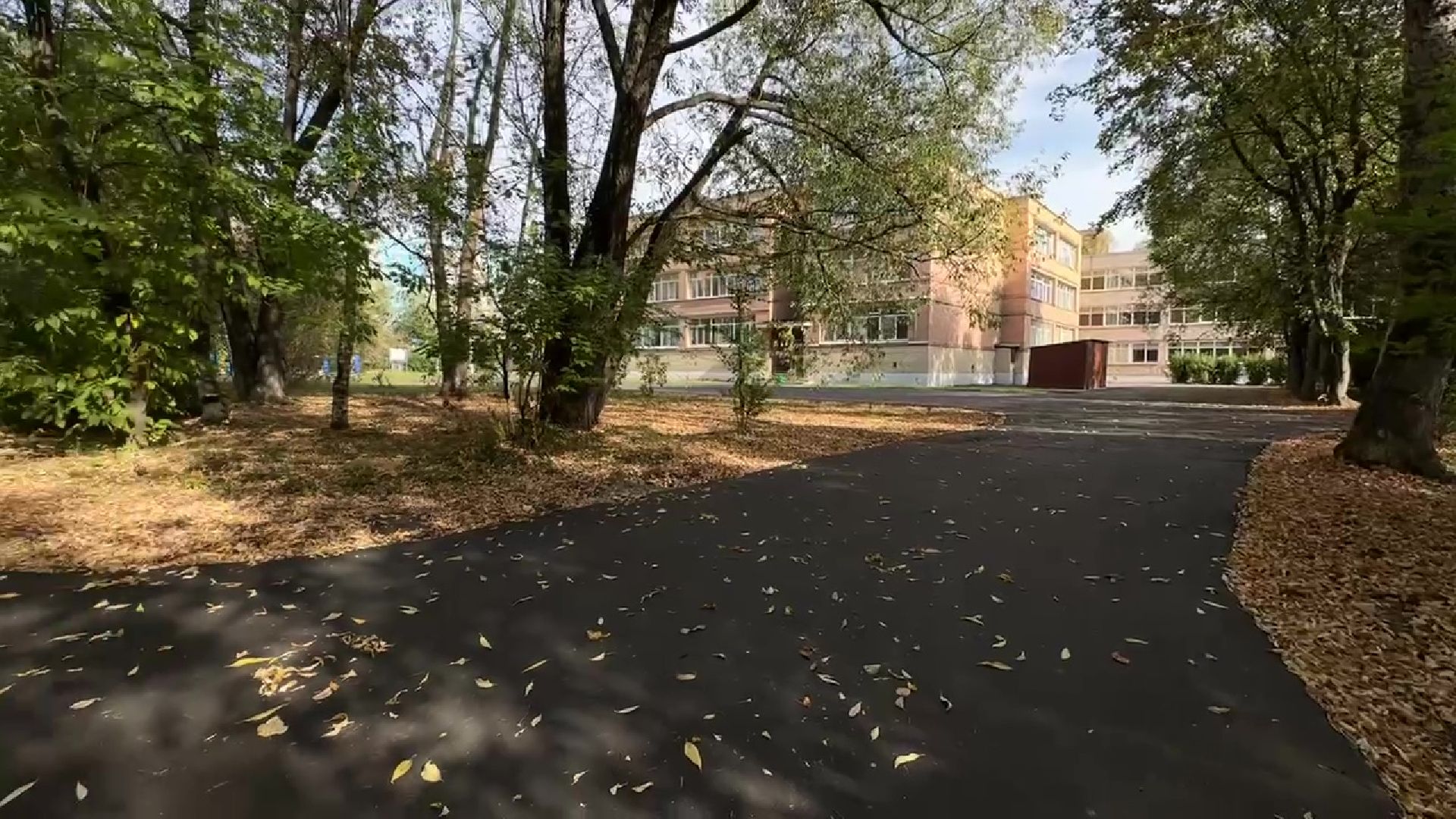 Реутов, жалоба, добродел, школа 6, асфальт, новое полотно, пирог,