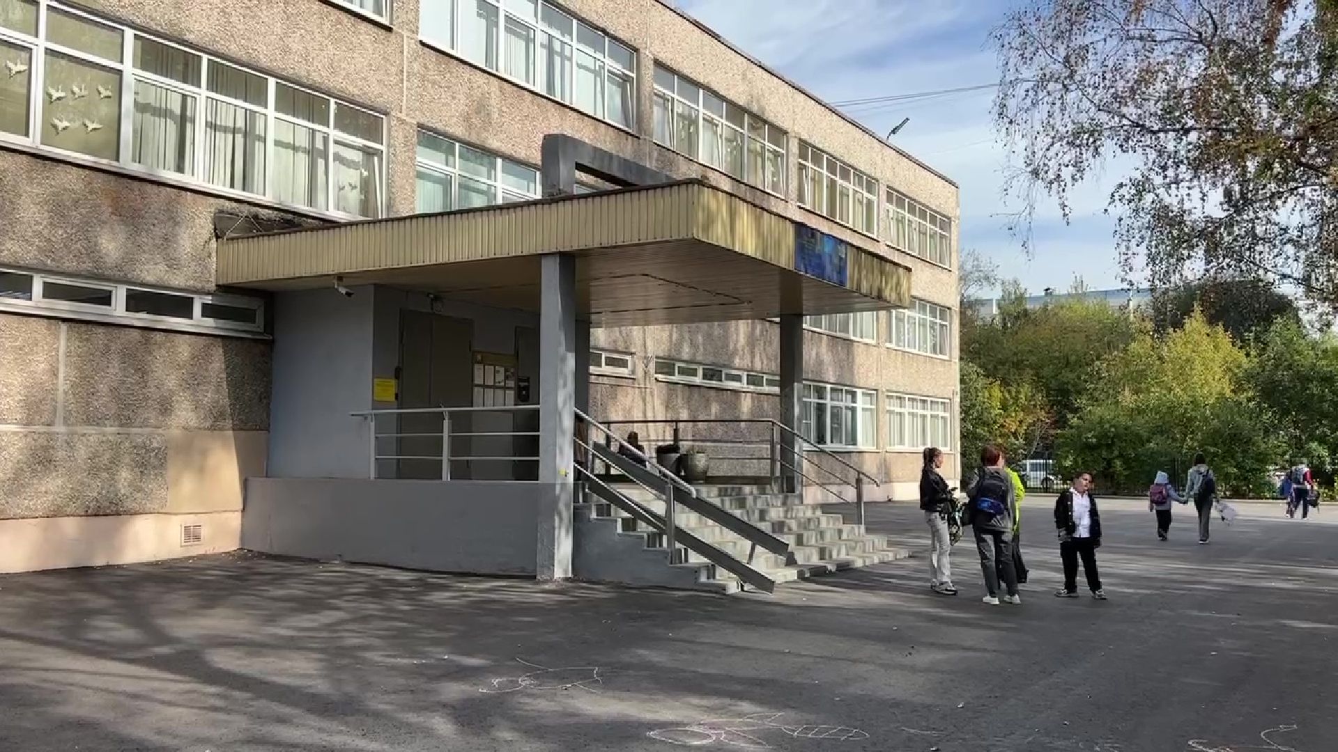 Реутов, жалоба, добродел, школа 6, асфальт, новое полотно, пирог,