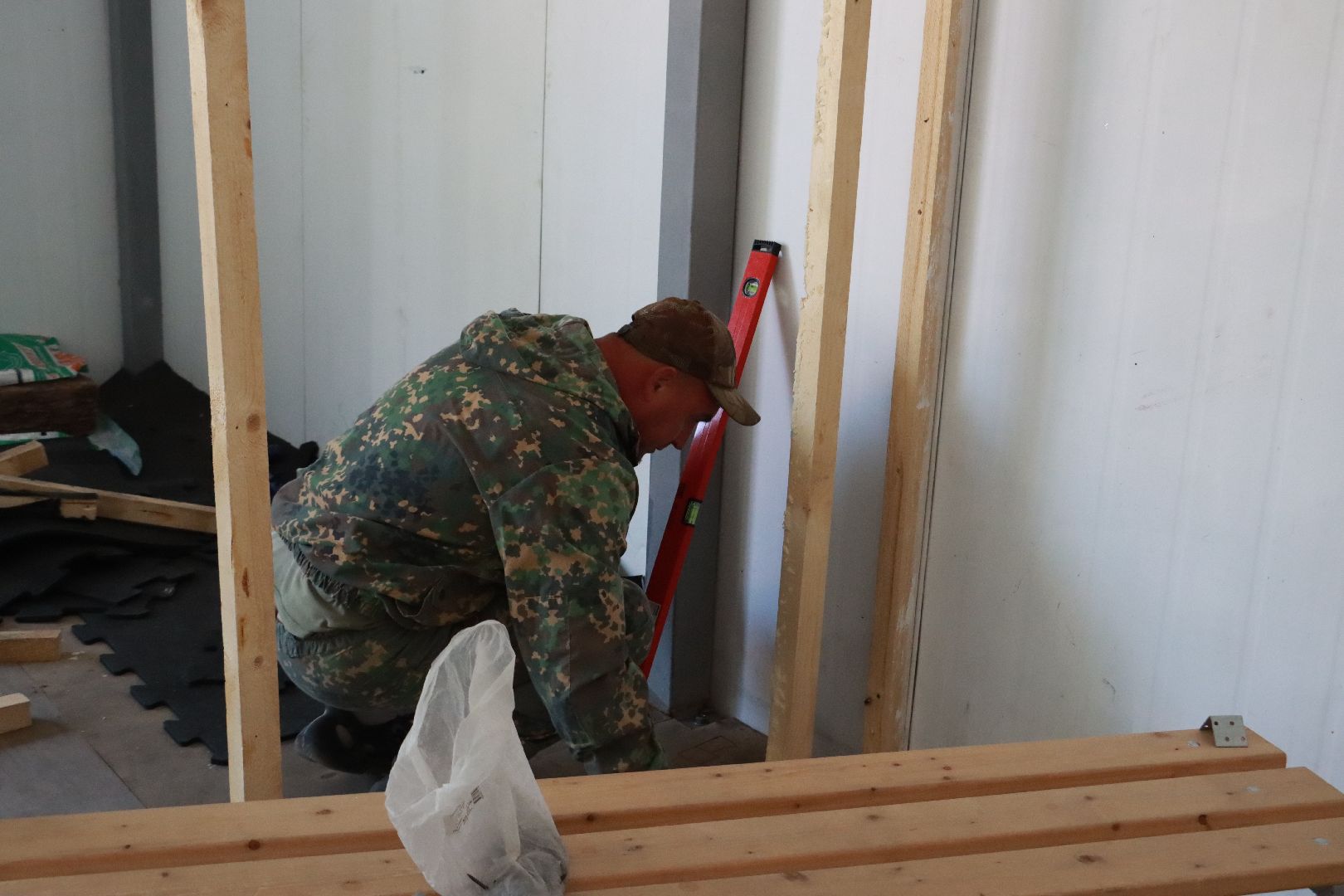 каток в парке, строителтство, коньки,