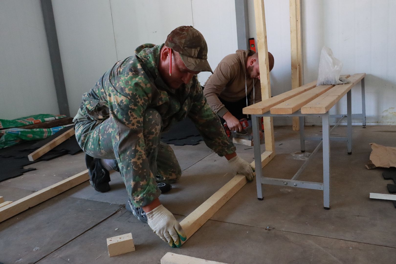 каток в парке, строителтство, коньки,