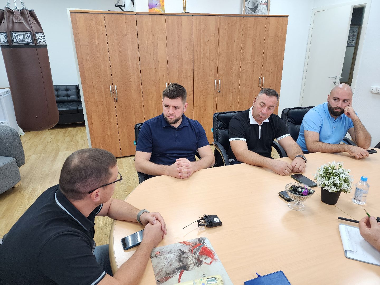 Чехов, мебельная фабрика, производитель мебели, кресла, стулья, Бюрократ, импортозамещение, комплектующие,