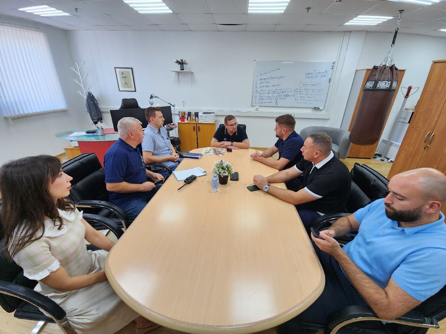 Чехов, мебельная фабрика, производитель мебели, кресла, стулья, Бюрократ, импортозамещение, комплектующие,