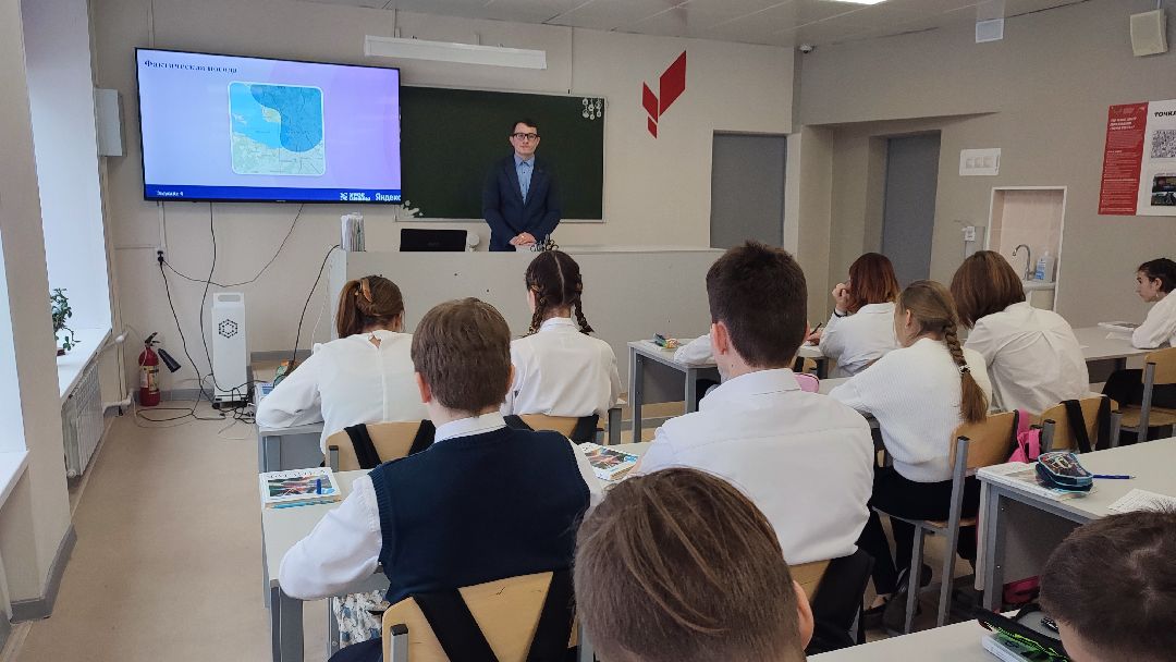 Кашира, общество