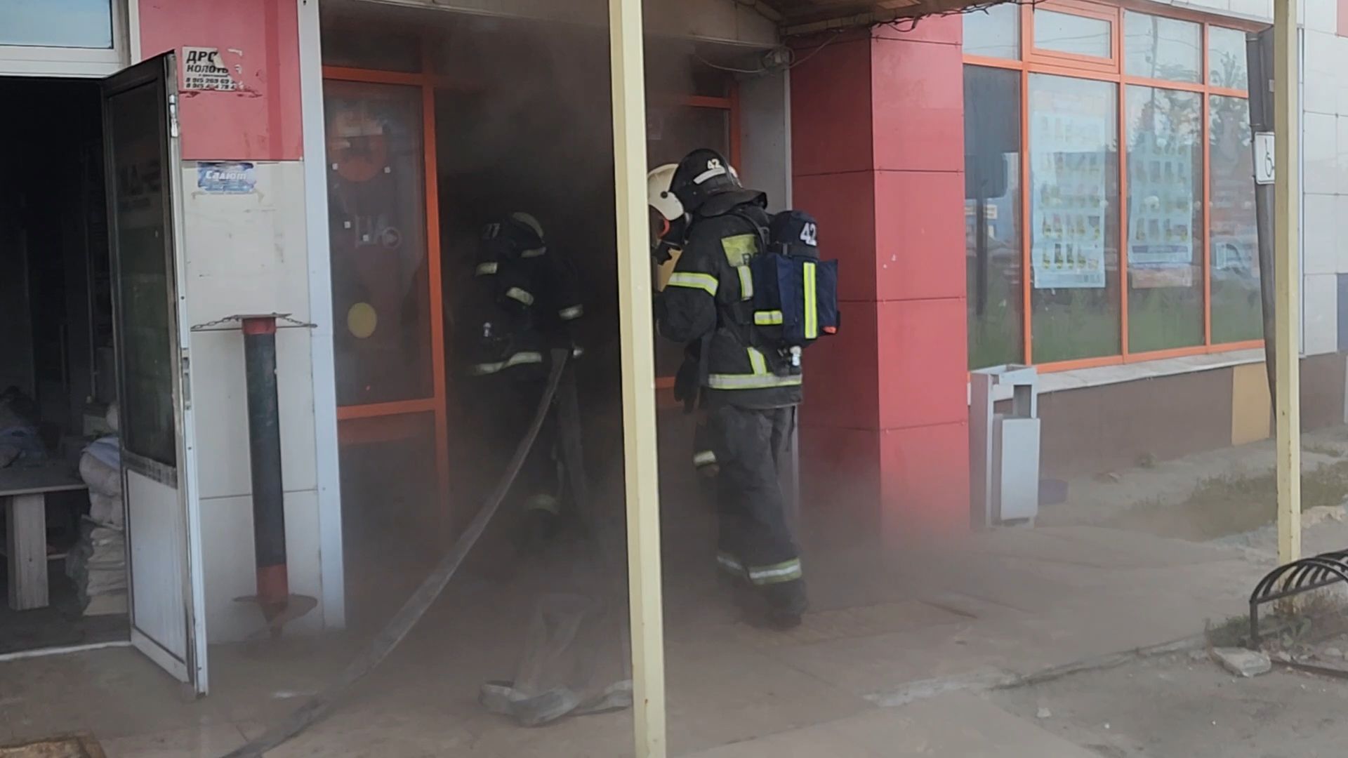 Бронницы, Пожар в ТЦ, Подар в Бронницах, Тушение пожара в Бронницах,