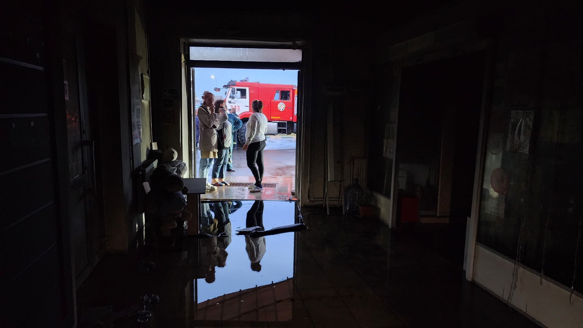 Бронницы, Пожар в ТЦ Тетрис, Пожар в Бронницах, Сотрудники ТЦ,