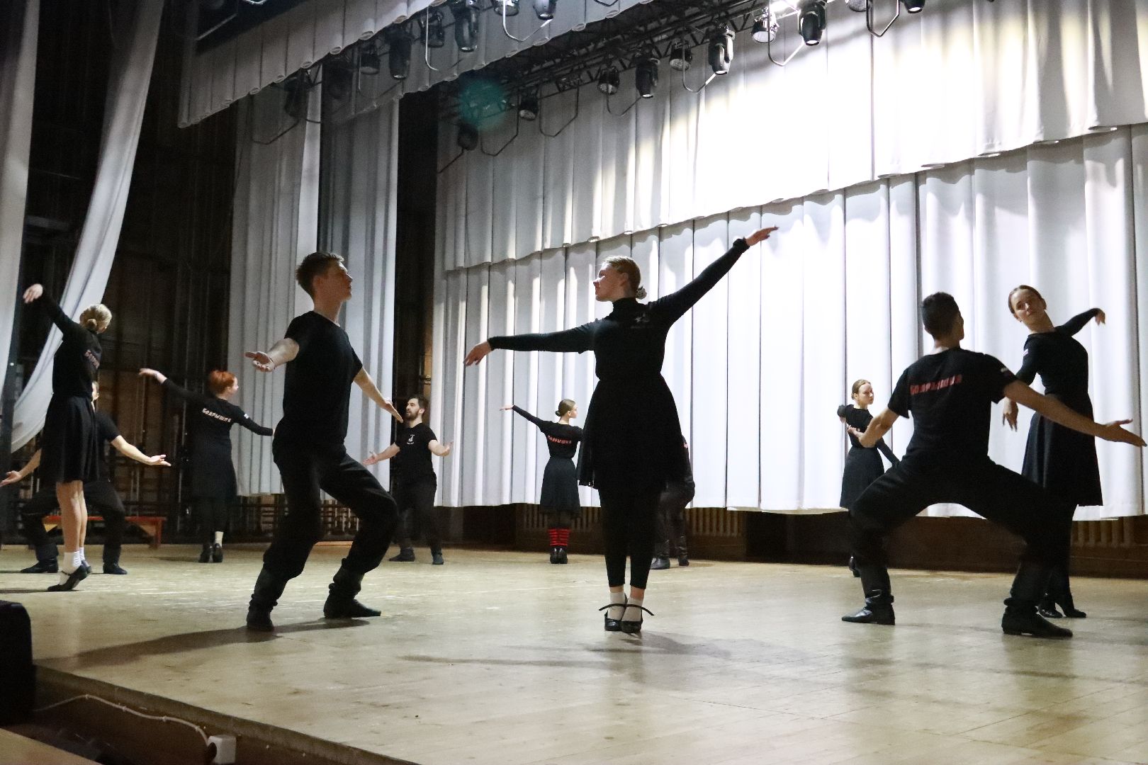 лауреаты, танцевальный ансамбль, народный ансамбль, международный фестиваль,