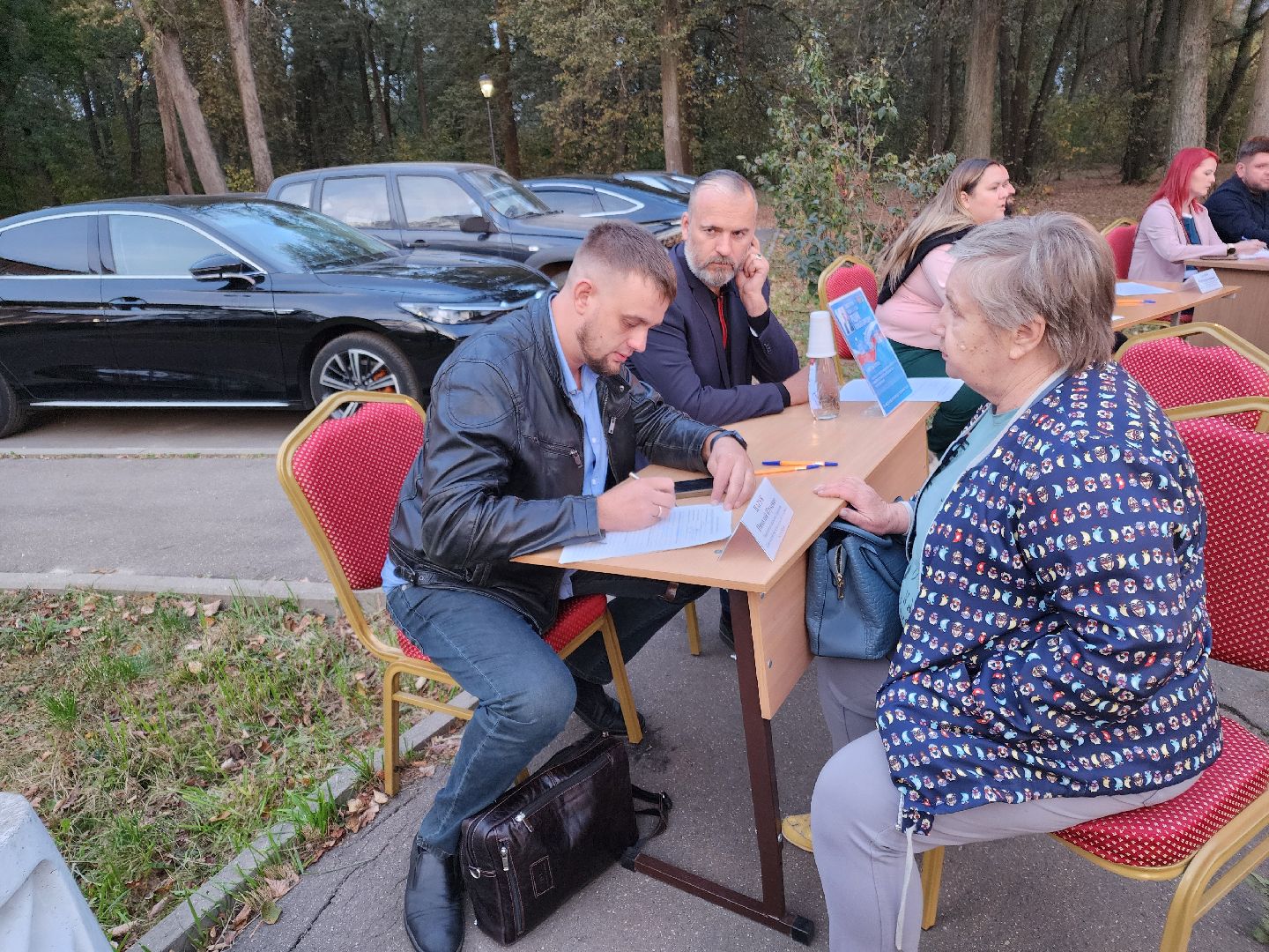 Чехов, село Троицкое, выездная администрация, встреча с жителями, обращения жителей, деревня Ивачково, ремонт дороги, очистка канавы, содержание территории, дорожный ремонт,