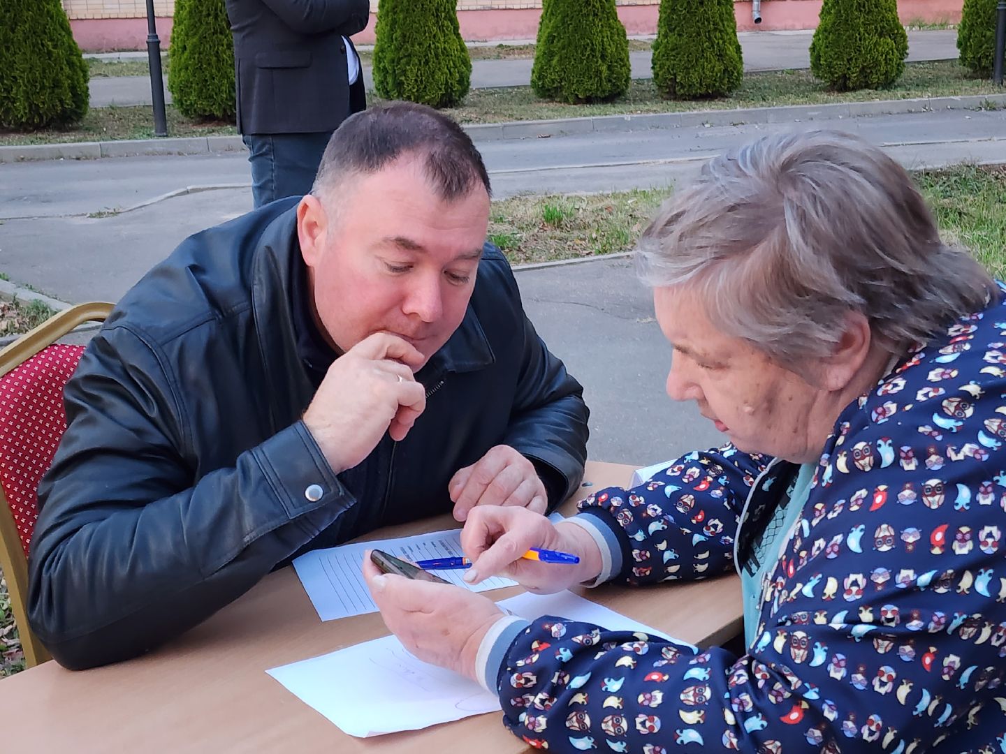 Чехов, село Троицкое, выездная администрация, встреча с жителями, обращения жителей, деревня Ивачково, ремонт дороги, очистка канавы, содержание территории, дорожный ремонт,