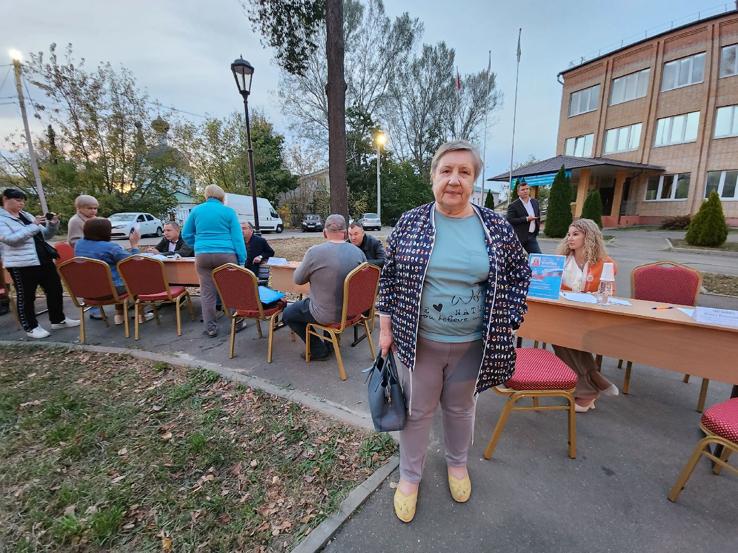 Чехов, село Троицкое, выездная администрация, встреча с жителями, обращения жителей, деревня Ивачково, ремонт дороги, очистка канавы, содержание территории, дорожный ремонт,