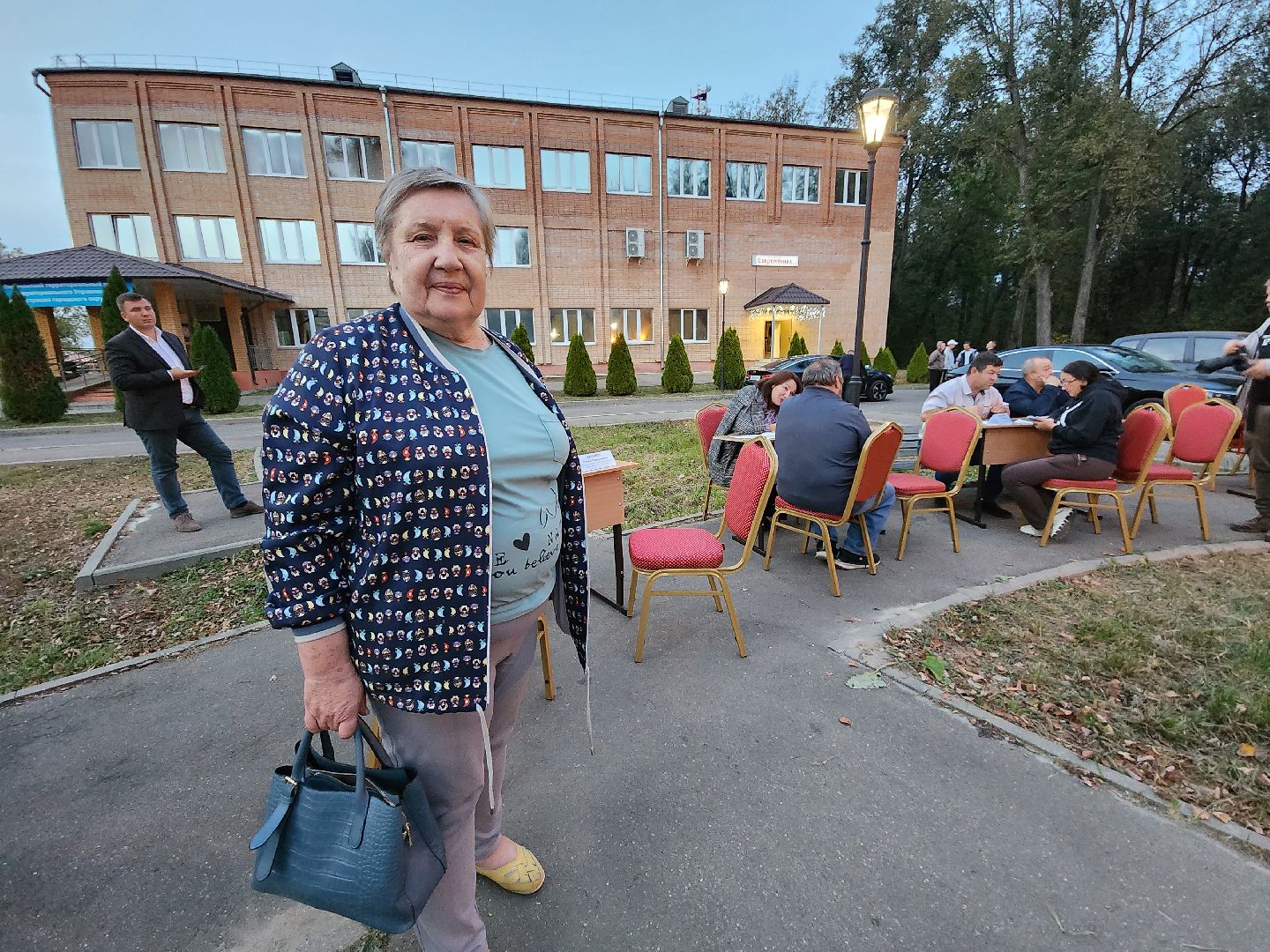 Чехов, село Троицкое, выездная администрация, встреча с жителями, обращения жителей, деревня Ивачково, ремонт дороги, очистка канавы, содержание территории, дорожный ремонт,