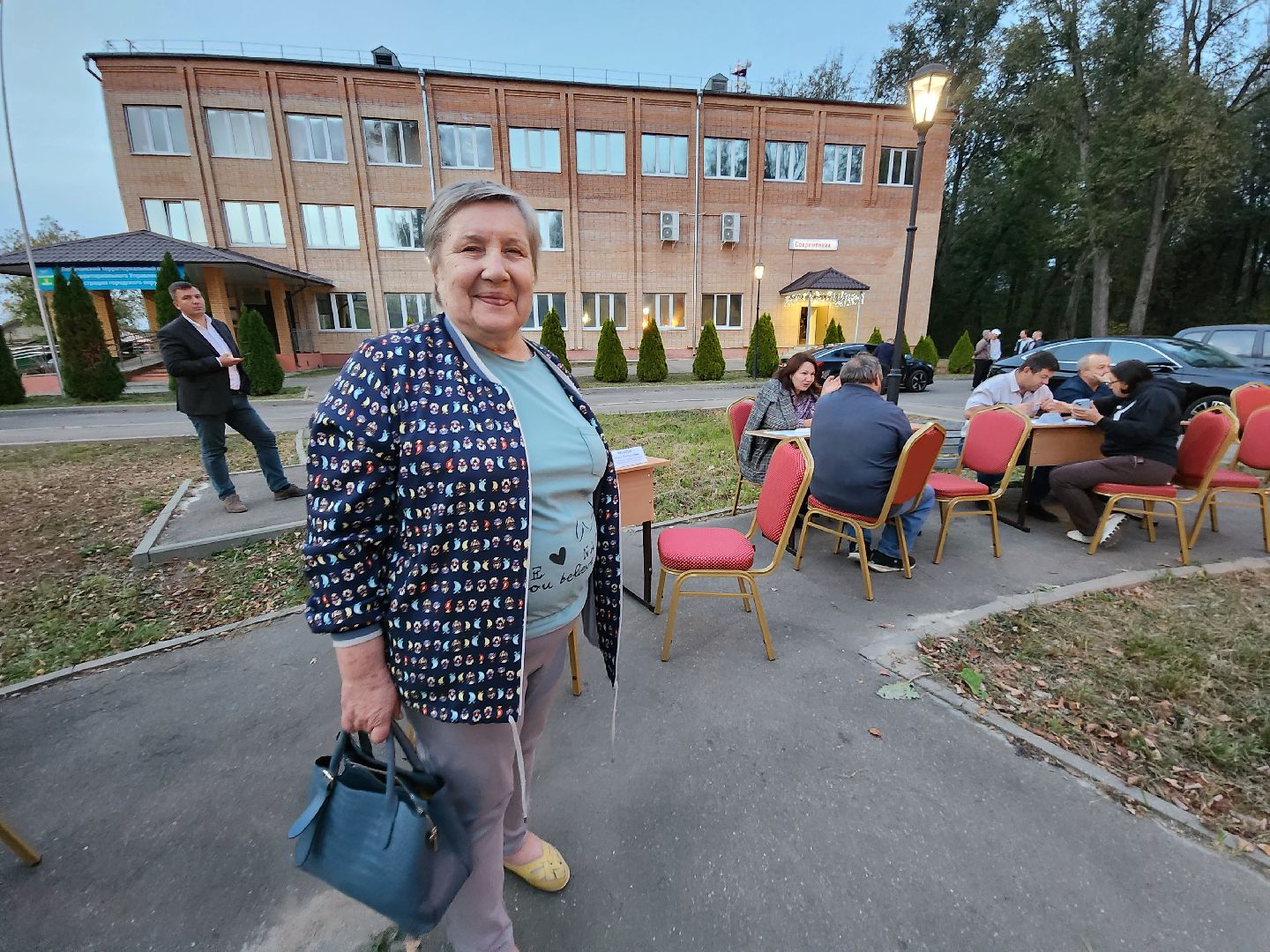 Чехов, село Троицкое, выездная администрация, встреча с жителями, обращения жителей, деревня Ивачково, ремонт дороги, очистка канавы, содержание территории, дорожный ремонт,