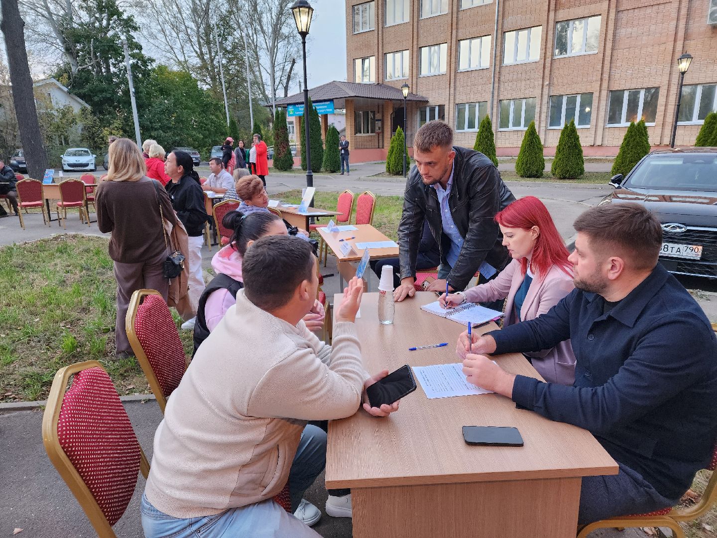 Чехов, село Троицкое, выездная администрация, встреча с жителями, обращения жителей, деревня Ивачково, ремонт дороги, очистка канавы, содержание территории, дорожный ремонт,